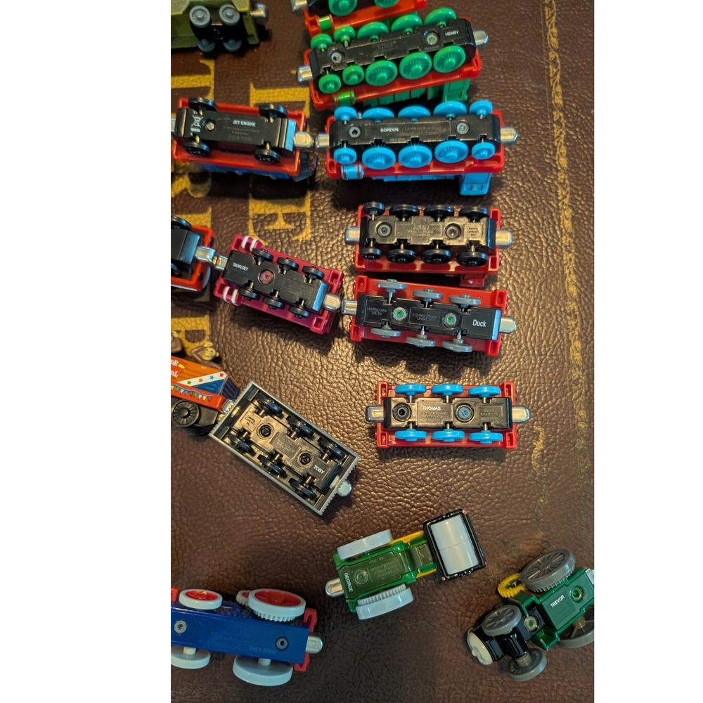Thomas & Friends Take Along Diecast Train Lot 32 Pc Thomas Percy Harold Carnival - Picture 9 of 9